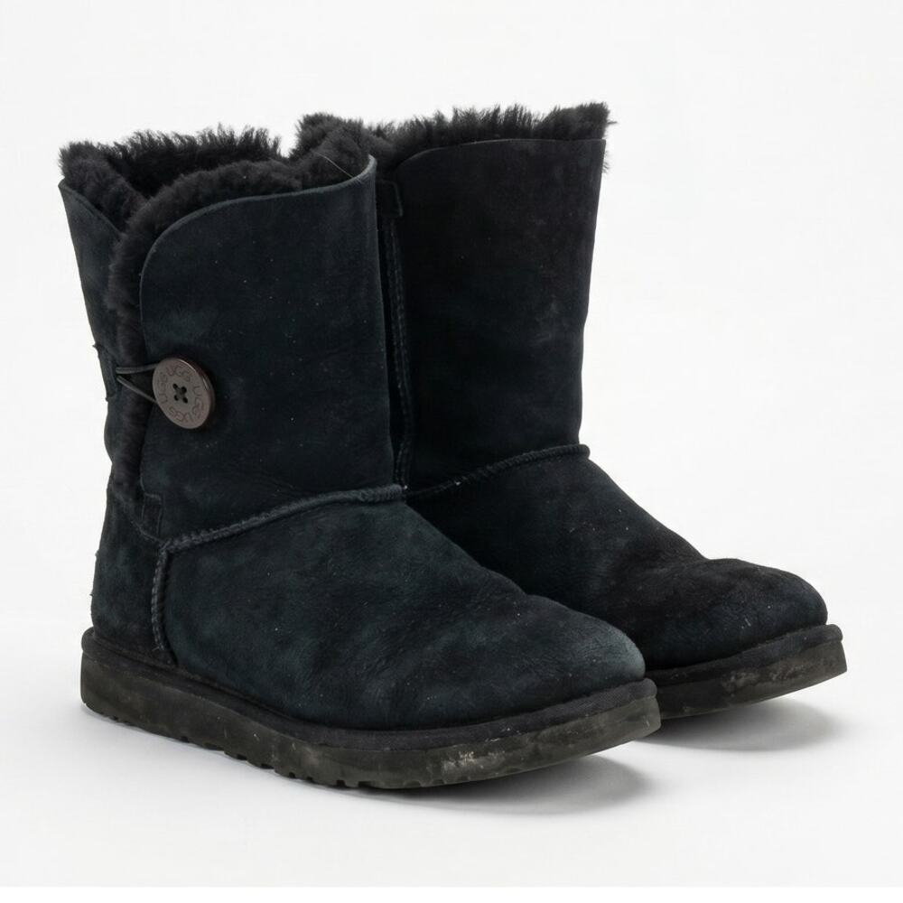 UGG Womens 8 Minimalist Outdoors Y2K Boho Sheepskin Suede Bailey Button Boots